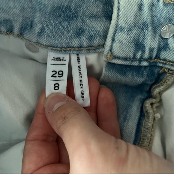 New Loft light washed, high waisted, cropped jeans - Picture 3 of 3
